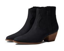 Pueblo Ankle Boots in Black