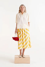Short Sleeve Shirt with Daisy Print