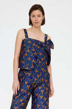 Top with Flowers Jacquard Print