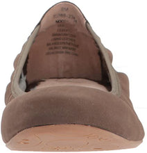 Blondo BECCA Women's Ballet Flats in Taupe Nubuck