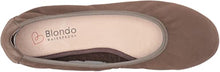 Blondo BECCA Women's Ballet Flats in Taupe Nubuck